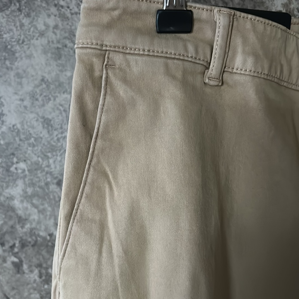Women’s Banana Republic Tan 4-Short Side and Back Pockets Chino Stretch Pants - Picture 7 of 11